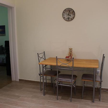 Comfortable Apartment In The Center Of Aten Exteriör bild