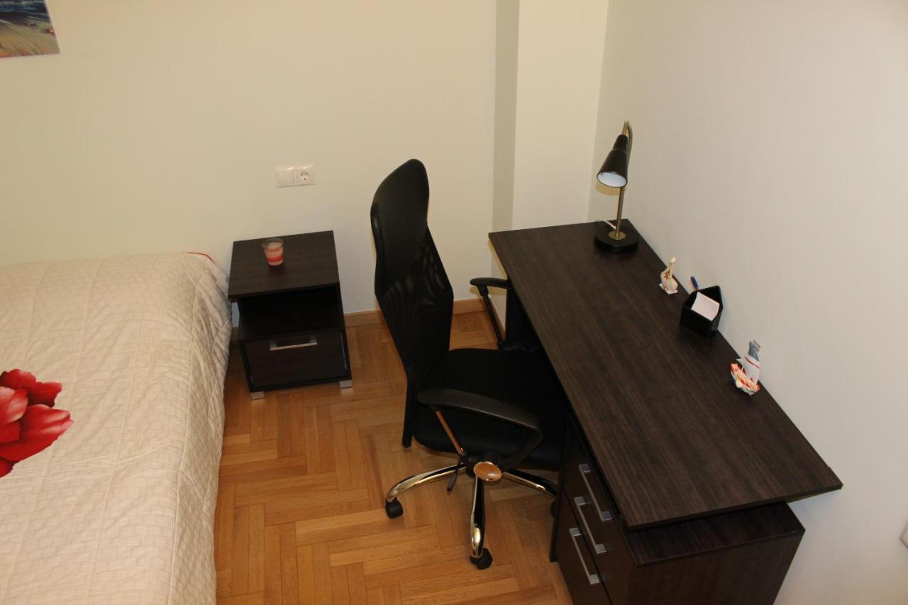 Comfortable Apartment In The Center Of Aten Exteriör bild